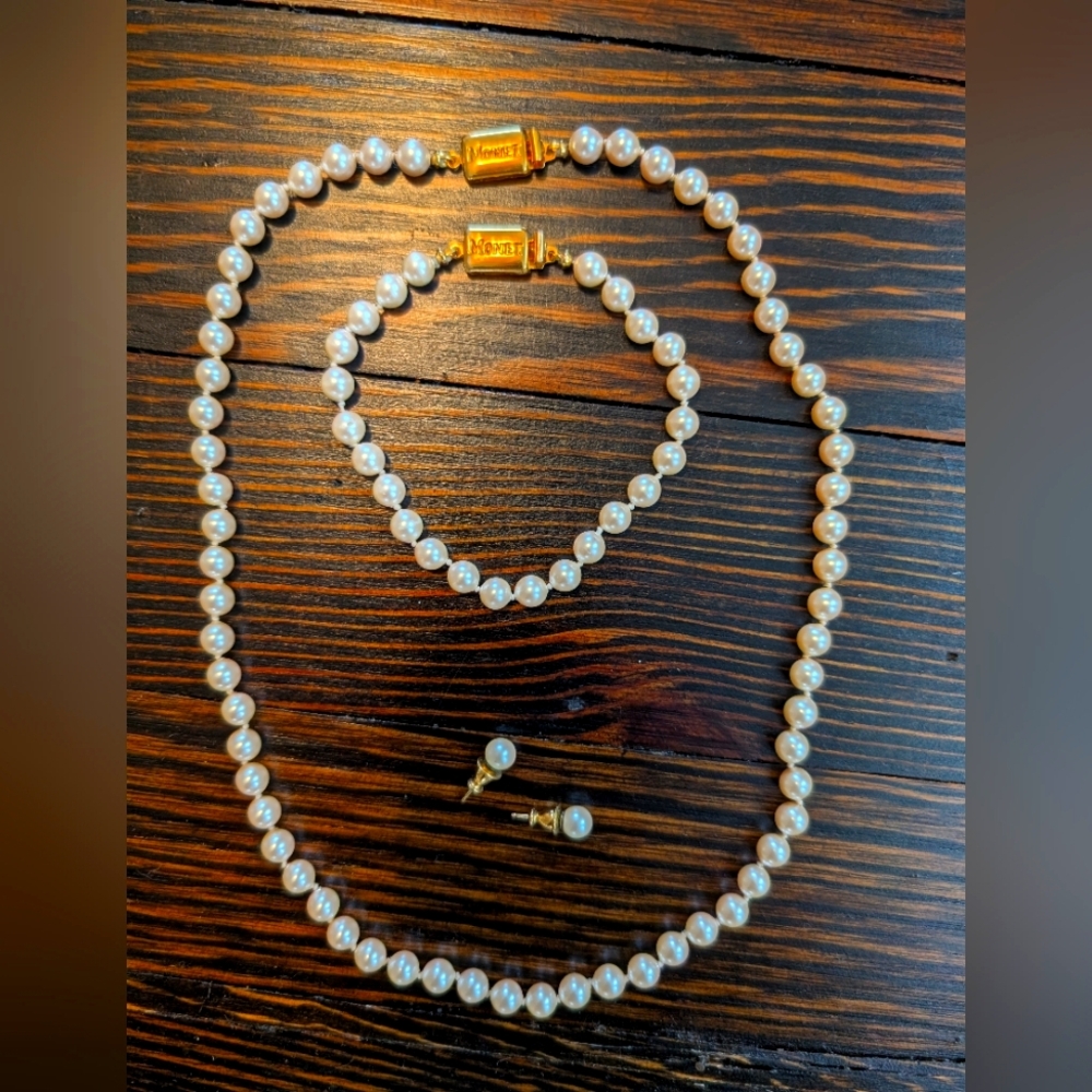Vintage Monet Pearl Matching Necklace, Bracelet and Earrings